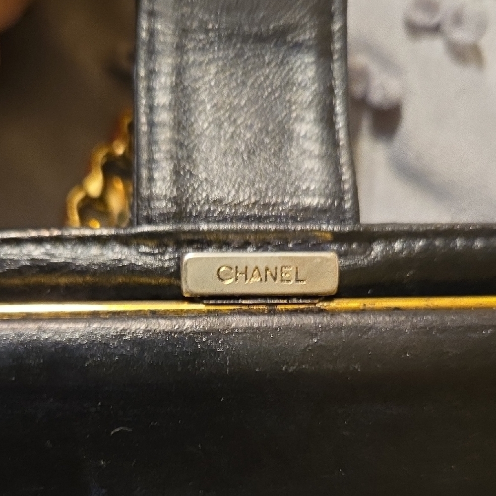 CHANEL Black Leather Card Holder with Gold Chain - Picture 3 of 11